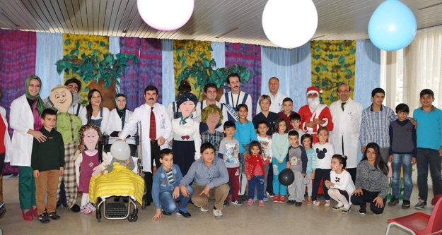 ALANYA'DA HASTA ÇOCUKLARA ÖZEL TİYATRO