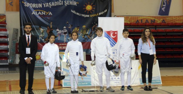 ALANYA’DA ESKRİM COŞKUSU