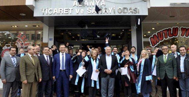 ALTSO'DAN YENİ EMLAKÇILARA SERTİFİKA