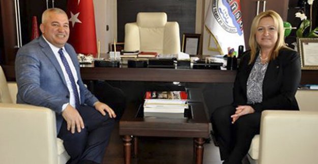 BAYAN DEKAN ŞAHİN'E VEDA ETTİ