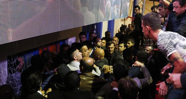 CHP ANTALYA’DA OLAYLI KONGRE