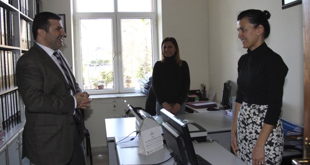 KAYMAKAM TANRISEVEN PERSONELLERİ UNUTMADI