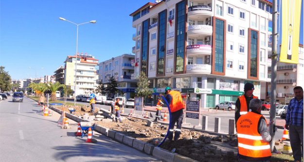 KONTROLSÜZ İKİ KAVŞAK TRAFİĞE KAPATILDI