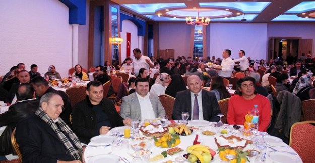 TANRISEVEN ENGELLİLER GÜNÜ YEMEĞİNE KATILDI