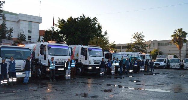 TEMİZLİK İŞLERİ HAFTA SONU PIRIL PIRIL YAPTI