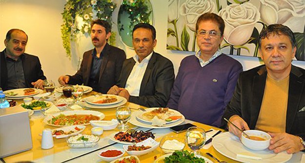 AK PARTİ BASINLA BULUŞTU