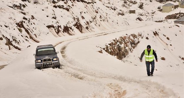 ALANYA BELEDİYESİ KAR VE YAĞMUR DİNLEMİYOR