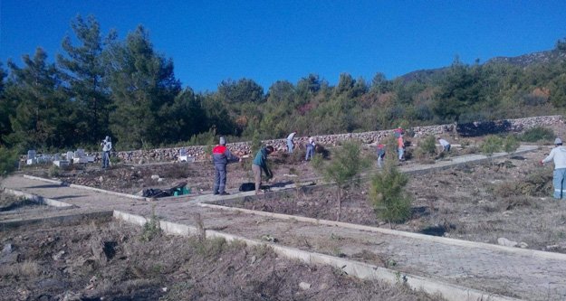 ALANYA'DA 100 MEZARLIĞA BAKIM YAPILDI