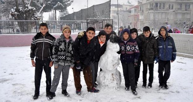 ANTALYA'DA OKULLARA KAR TATİLİ