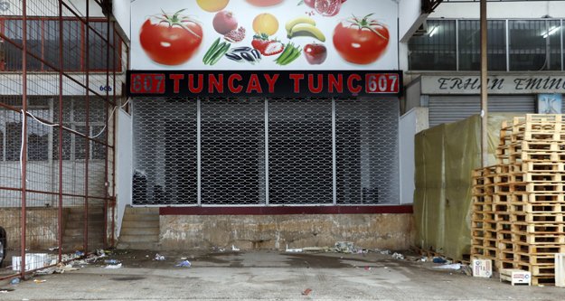 'KEPENK KAPATAN VAR, TIR'LARI GERİ DÖNEN VAR, BATANLAR VAR'