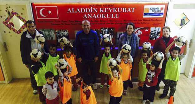 ANA OKULU ÖĞRENCİLERİNİN FUTBOL KEYFİ