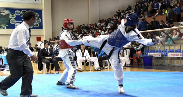 TAEKWONDO RÜZGÂRI ESEMEYE DEVAM EDİYOR