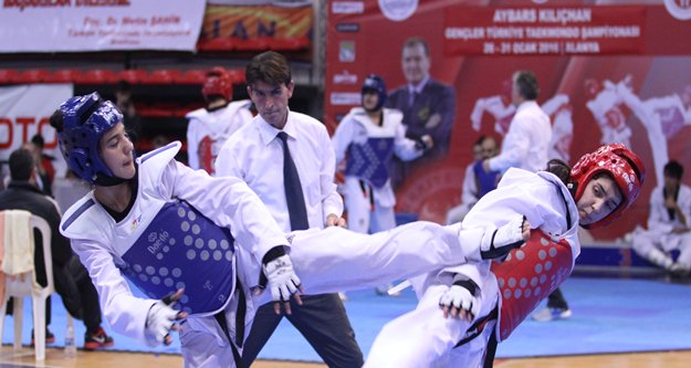 TAEKWONDO ŞAMPİYONASI SONA ERDİ