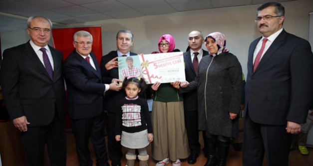 TÜREL'DEN ÖĞRENCİLERE 5 YILDIZLI ARMAĞAN