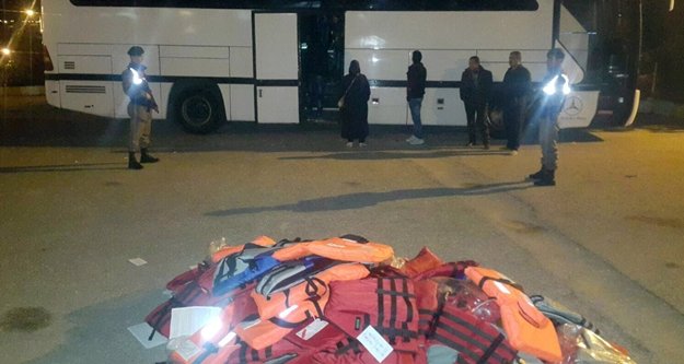 70 KAÇAK VE 2 İNSAN KAÇAKÇISI YAKALANDI