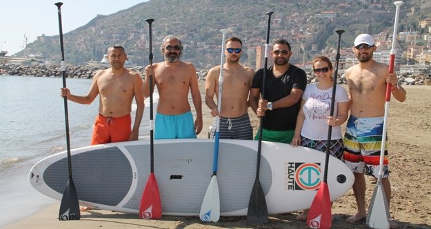 ALANYA'DA SUP SÖRFÜ EĞİTİMİ