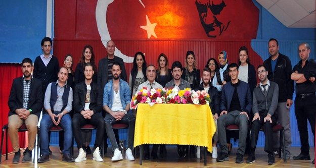 ALANYASPOR'LU FUTBOLCULAR LİSELİLERLE BULUŞTU