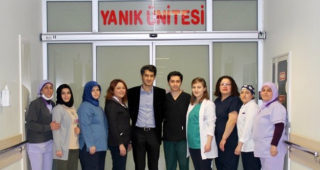 ÇOCUKLARI ÇİFT KATLI DEMLİK YAKIYOR