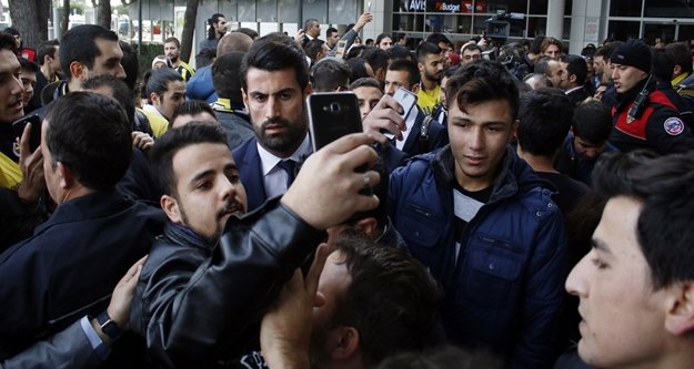 FENERBAHÇE'YE COŞKULU KARŞILAMA