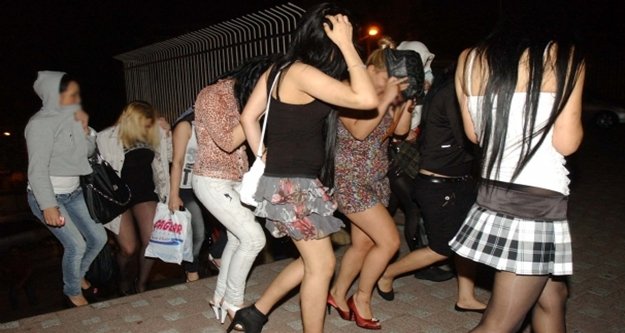 FUHUŞ VE KUMAR BASKINI: 8 GÖZALTI