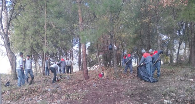 MEZARLIKLARDA BAKIM ÇALIŞMALARI SÜRÜYOR