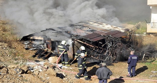 'SIK SIK KABLO VE BENZERİ ŞEYLER YAKIYORDU'