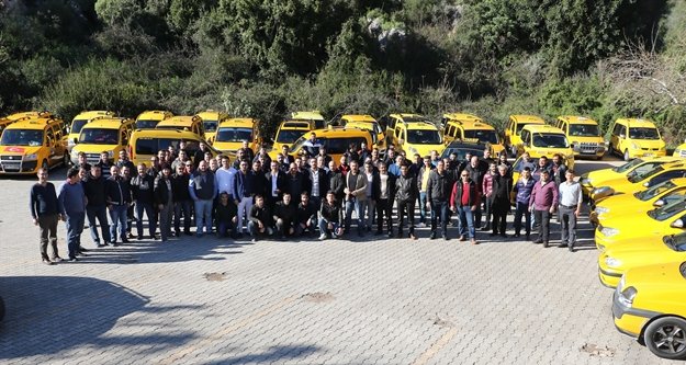 TAKSİCİLERİN BİRLİK GÖSTERİSİ