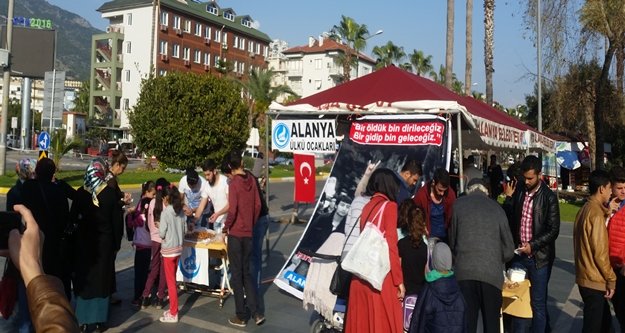 ÜLKÜCÜLER ŞEHİTLERİ ANIYORLAR