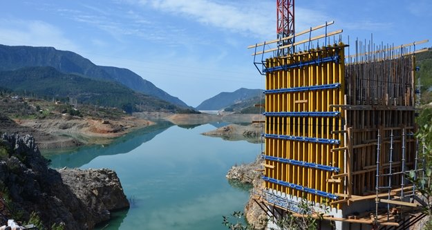 ALANYA'NIN BOĞAZİÇİ KÖPRÜSÜ YÜKSELİYOR