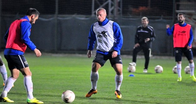 ALANYASPOR HIZ KESMİYOR