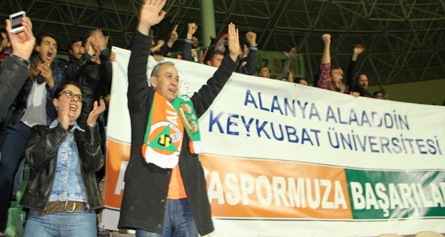 ALKÜ REKTÖRÜNDEN ALANYASPOR’A ÇOŞKULU DESTEK