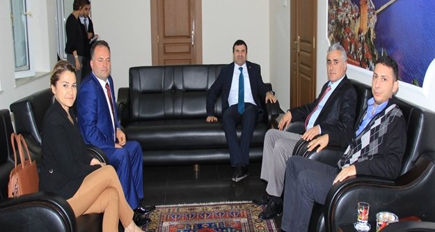 'ARAPLARI ALANYA'YA ÇEKMEK İÇİN GİRİŞİMDE BULUNULMALI'