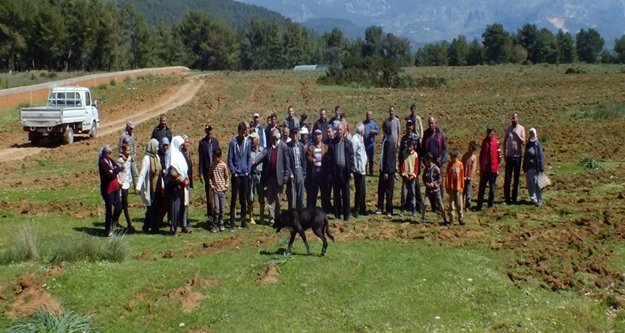 ARAZİLERİ İÇİN KÖYLÜLER AYAKLANDI