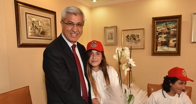 BELEDİYE'DEN ÖĞRENCİLERİN SOSYAL PROJESİNE DESTEK