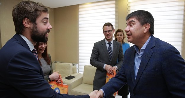 DÜNYANIN BELEDİYE BAŞKANLARI BULUŞUYOR