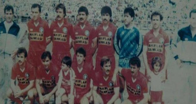 ESKİ FUTBOLCU MEHMET ÖZKUL VEFAT ETTİ
