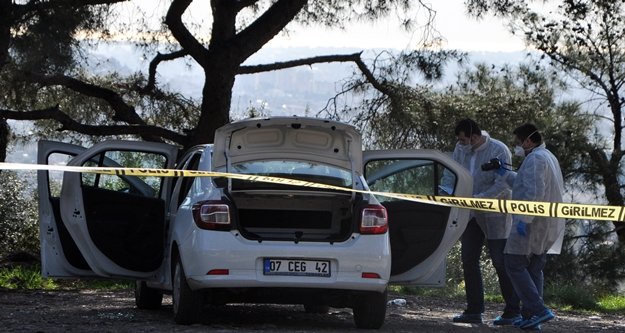 HAL KOMİSYONCUSU ARABASINDA İNTİHAR ETTİ