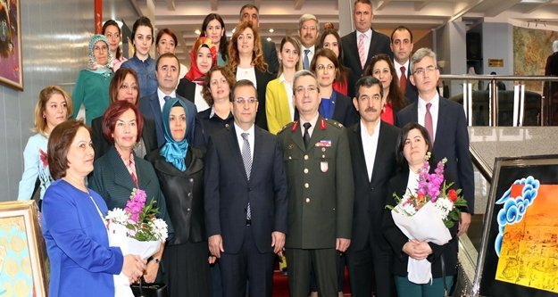 KADINLAR ANLATACAK UZMANLAR DİNLEYECEK