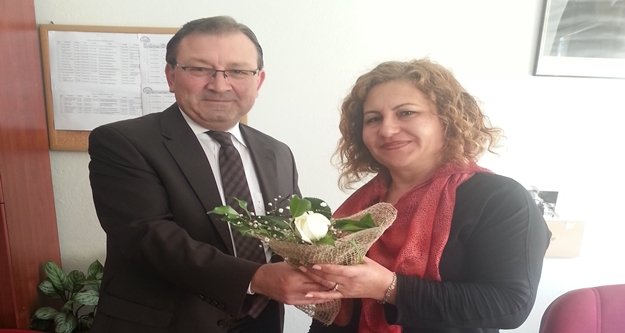 'KADINLARA BEYAZ GÜL'