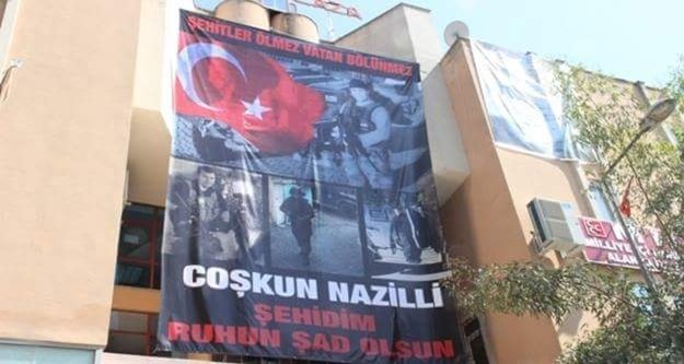 MHP'DEN 2 DEV AFİŞ