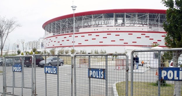 MİLLİ MAÇA YÜKSEK GÜVENLİK ÖNLEMİ