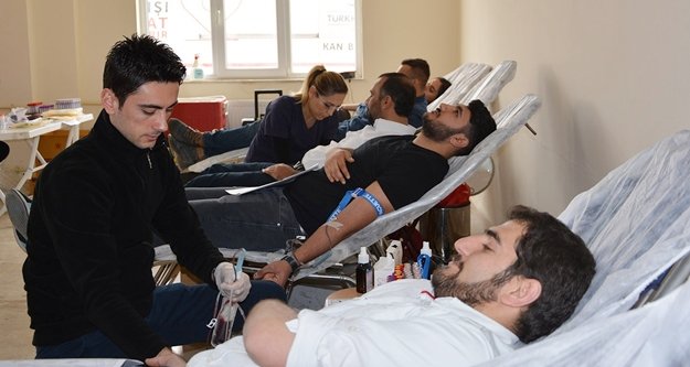 ÖĞRENCİLERDEN 118 ÜNİTE KAN BAĞIŞI