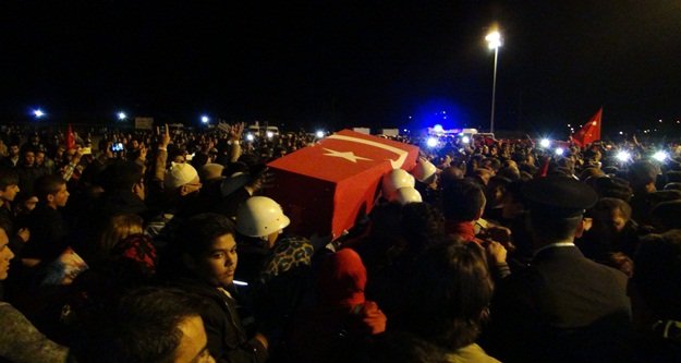 ŞEHİDİMİZİ TEKBİRLERLE KARŞILADIK