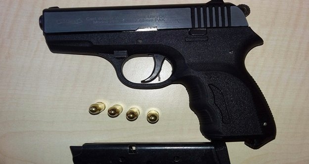 SİLAHLI KAVGADA OTOMOBİL ZARAR GÖRDÜ