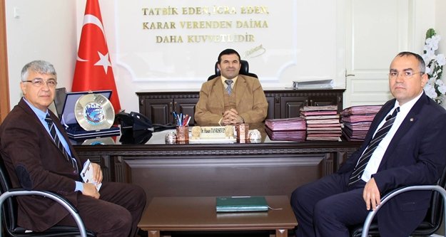 TANRISEVEN: SATRANÇTA ÇITAYI YÜKSELTTİK