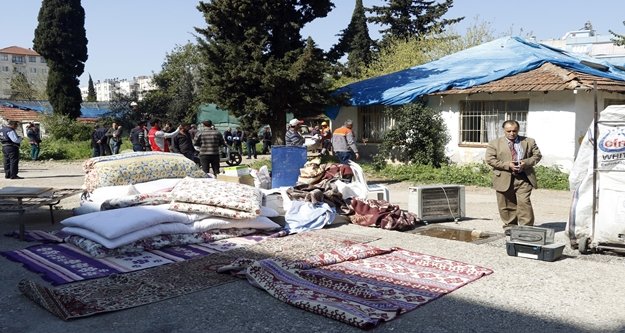 VAKIF ARAZİSİ ÜZERİNDEKİ KAÇAK BİNALAR YIKILDI