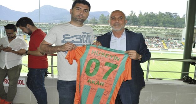 İMZALI ALANYASPOR FORMASI SAHİBİNİ BULDU