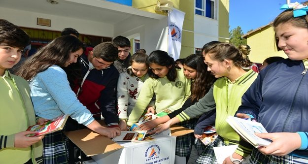 21 KÖY OKULUNA 5 BİN 200 KİTAP