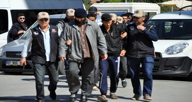 2'Sİ RUS 5'İ SURİYELİ 7 İŞİDCİ ADLİYE'DE