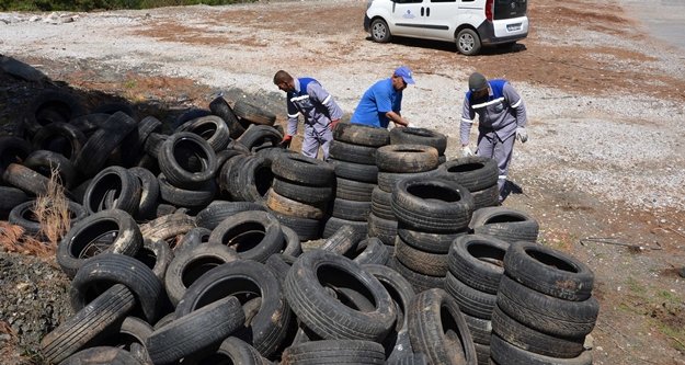 ALANYA'DA SİNEK YUVASI LASTİKLER TOPLANIYOR